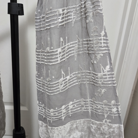 Source Unknown Gray and White Music Note Scarf - Picture 2 of 2